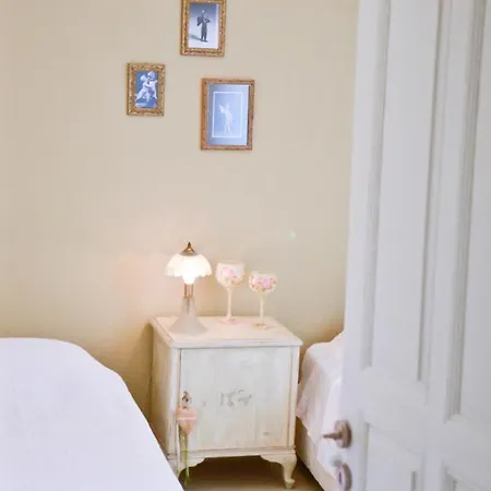 Artistic House In Evias